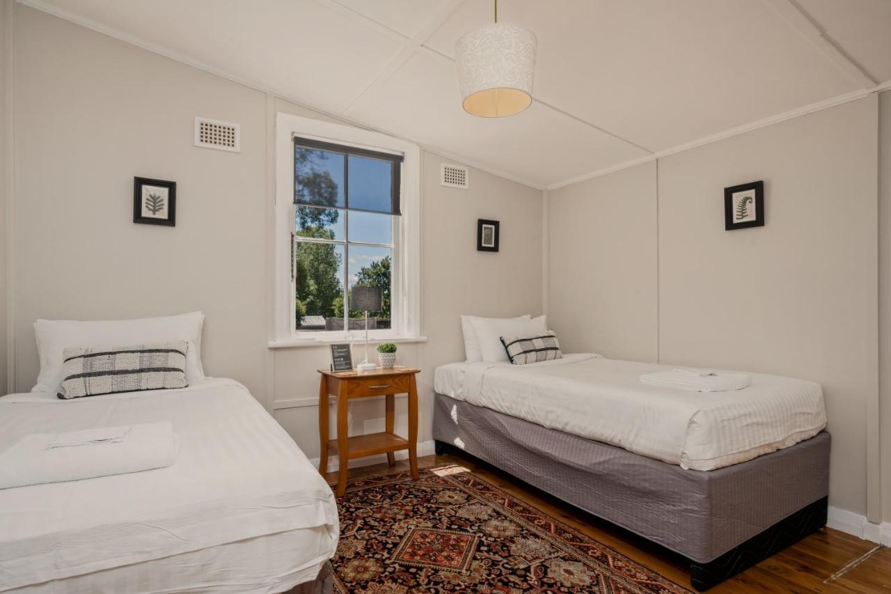 The Avenue Anahdale - Hidden 2.7 Acre Estate In Town *
